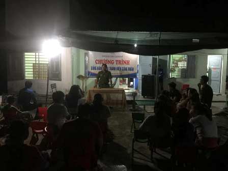 anh thanh nien cong nhan khu tro 1