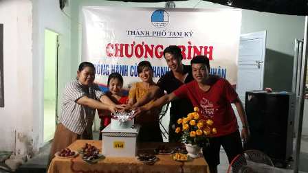 anh thanh nien cong nhan khu tro