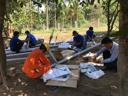 Đoàn thanh niên PC Quảng Nam: Lắp đặt hệ thống chiếu sáng Năng lượng mặt trời tại xã Trà Tân (huyện Bắc Trà My)