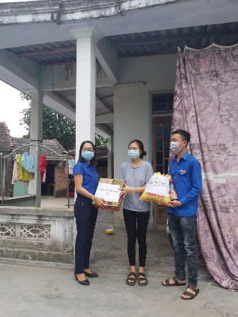 anh tang qua thanh nien jpg