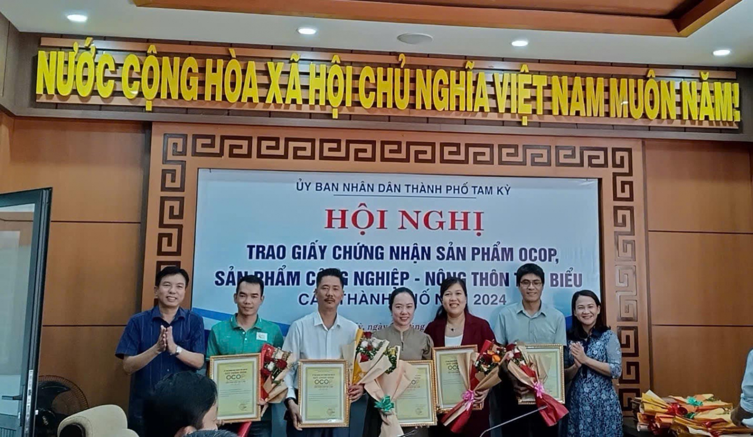 anh tinh voi san pham ocop