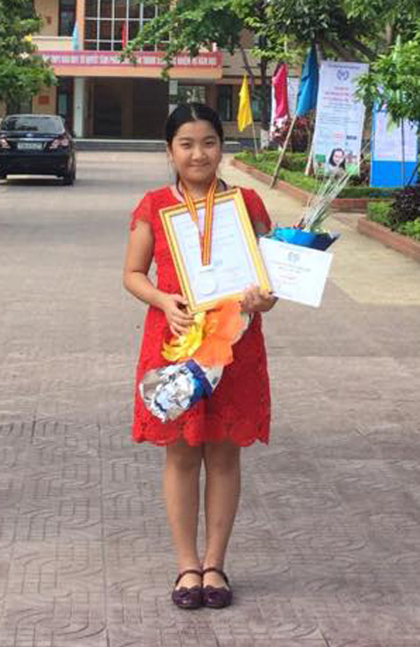 Nguyễn Dương Gia Hân dự kỳ thi Olympic “Tài năng tiếng Anh” cấp toàn quốc khu vực miền Trung (Ảnh do Phòng GD-ĐT Tam Kỳ cung cấp)