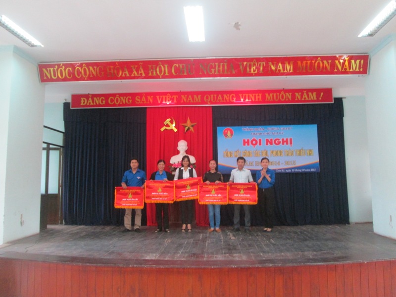 Tam Kỳ: Tổng kết công tác Đội, phong trào thiếu nhi năm học 2014-2015 và tập huấn kỹ năng, nghiệp vụ công tác Đội năm học 2015-2016